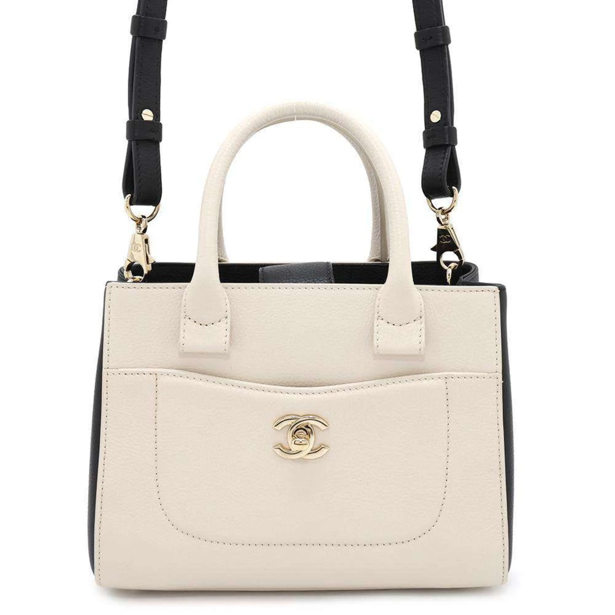 Chanel ivory Leather Handbag Shopping Bag (Pre-Owned)