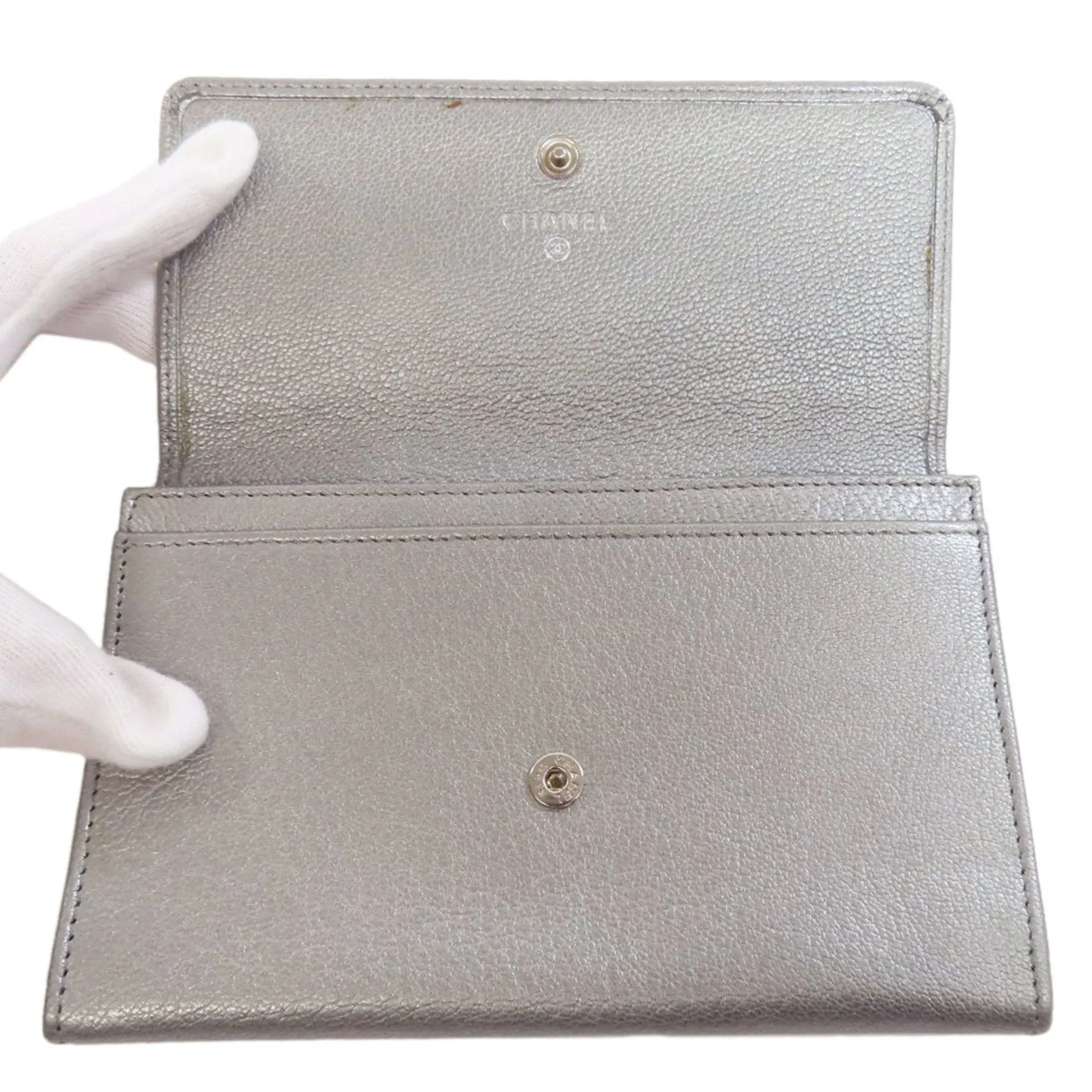 Chanel Leather Long Wallet (Bi-Fold) (Pre-Owned)