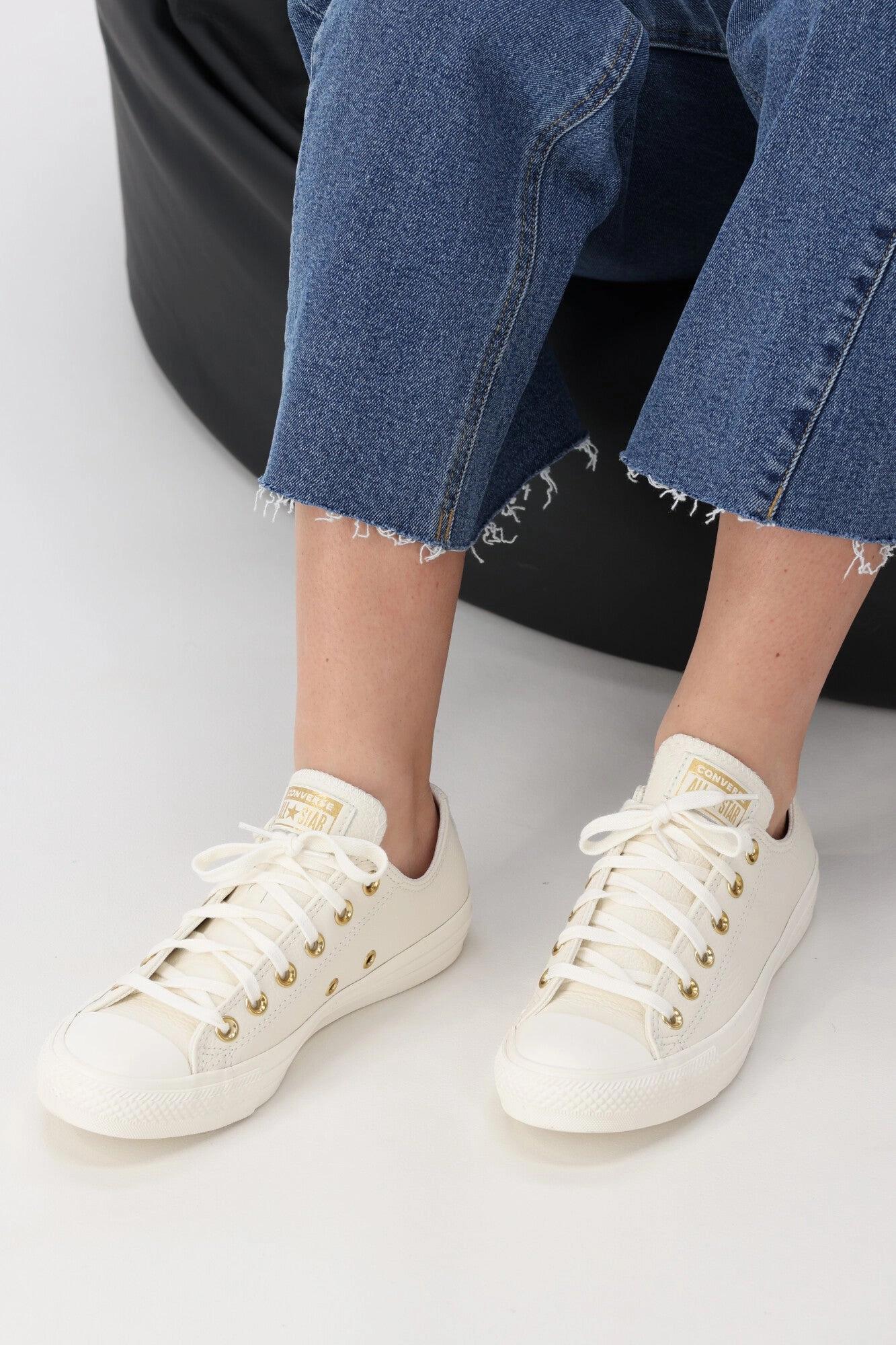 Converse Womens Chuck Taylor All Star Gold Mono Leather Low Top Egret