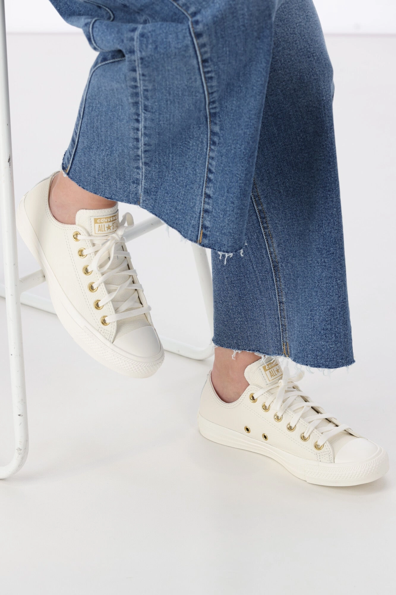 Converse Womens Chuck Taylor All Star Gold Mono Leather Low Top Egret