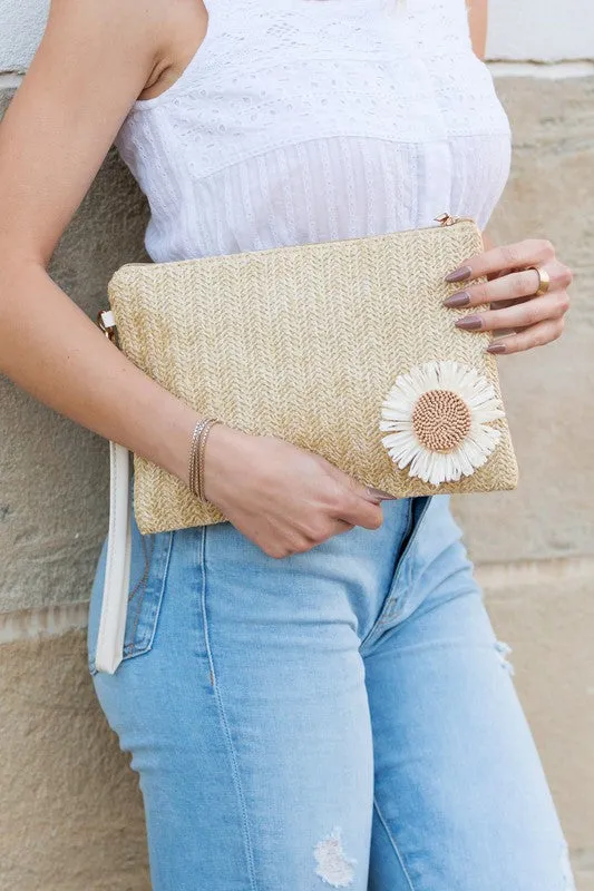 Daisy Woven Straw Clutch