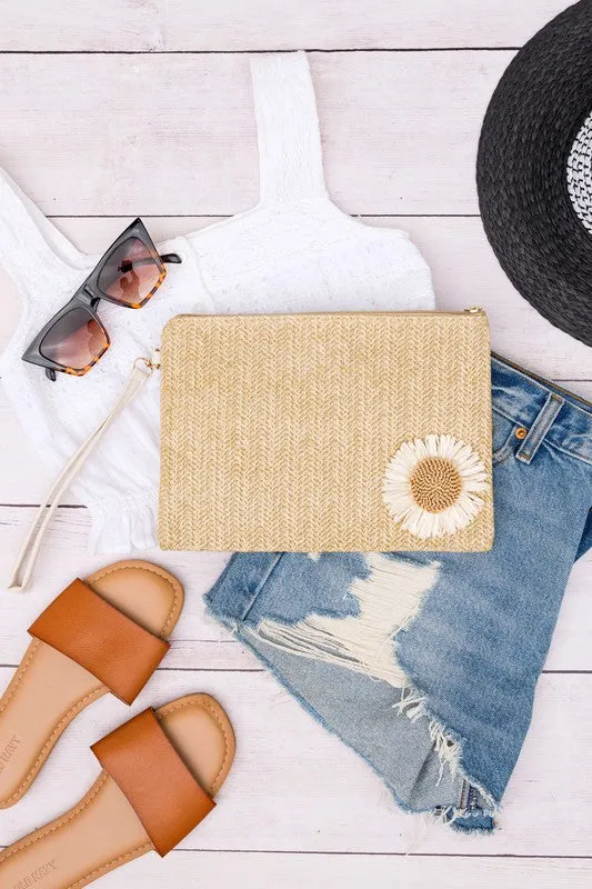 Daisy Woven Straw Clutch