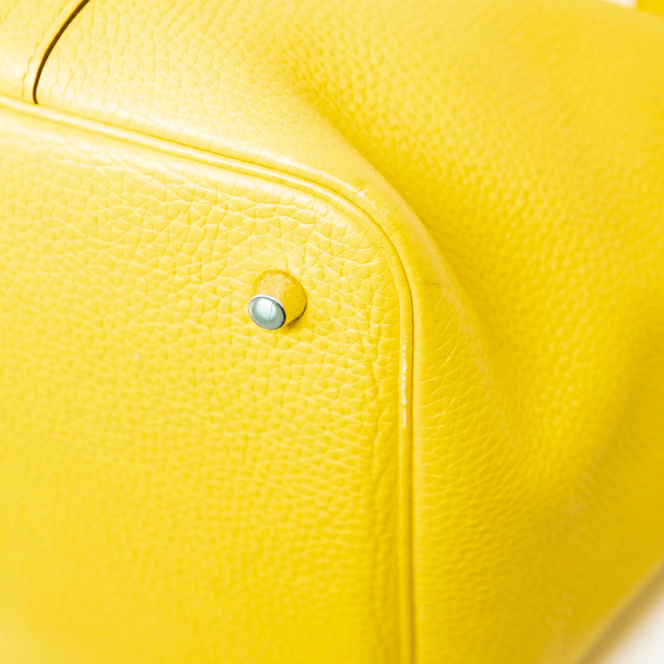 Hermes Jaune de Naples Clemence Picotin 22