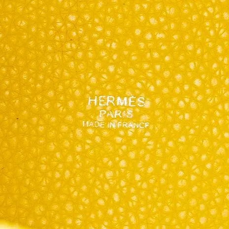 Hermes Jaune de Naples Clemence Picotin 22