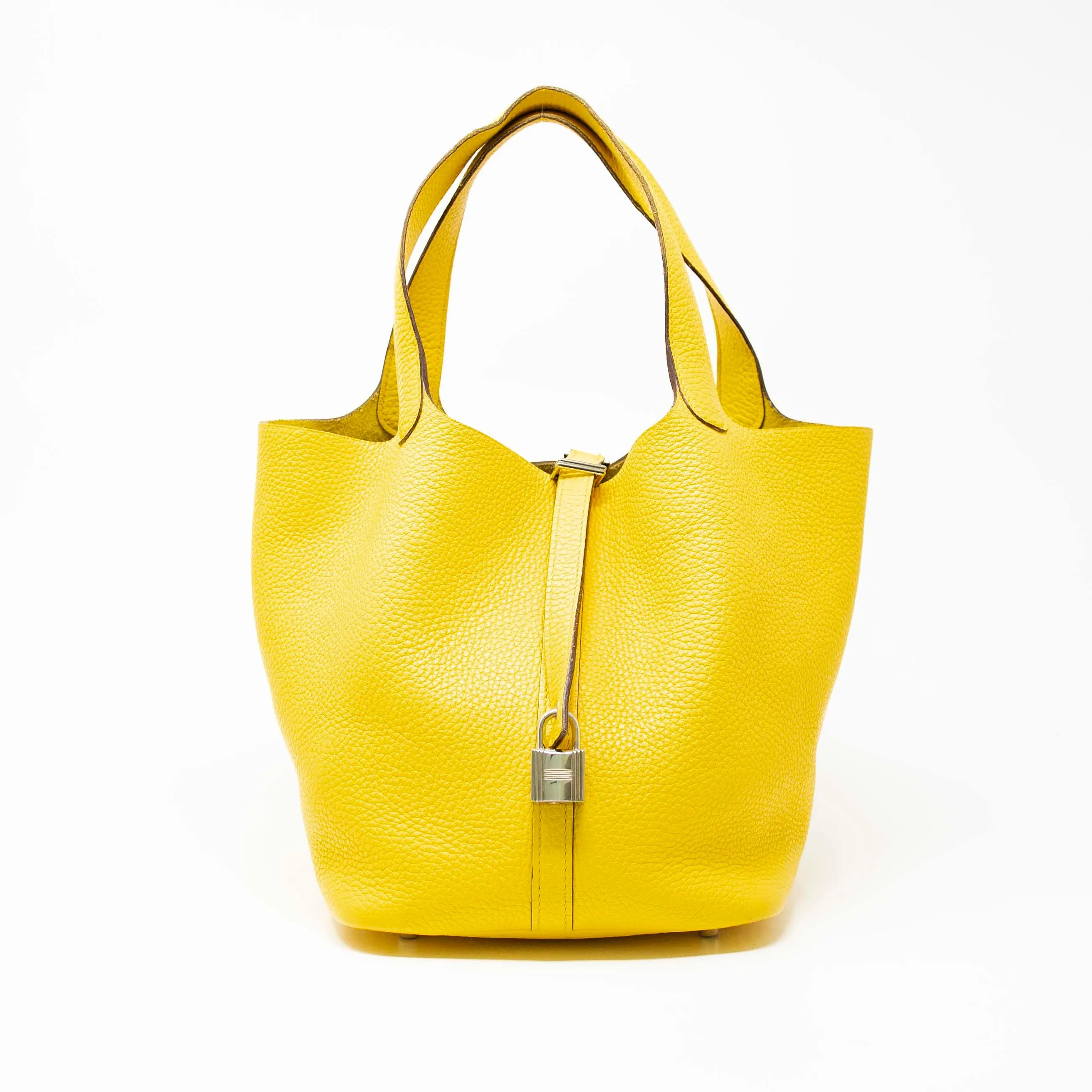 Hermes Jaune de Naples Clemence Picotin 22