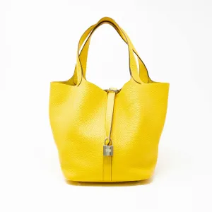 Hermes Jaune de Naples Clemence Picotin 22