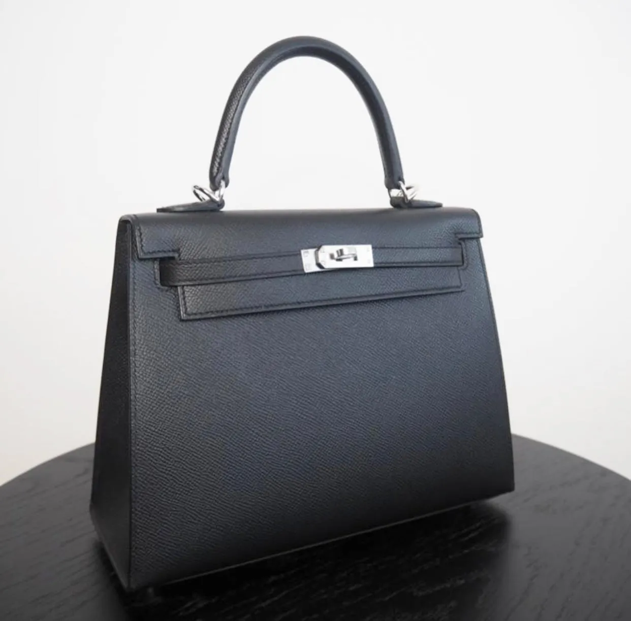 Herm??s Kelly 25 Black Epsom Palladium Hardware