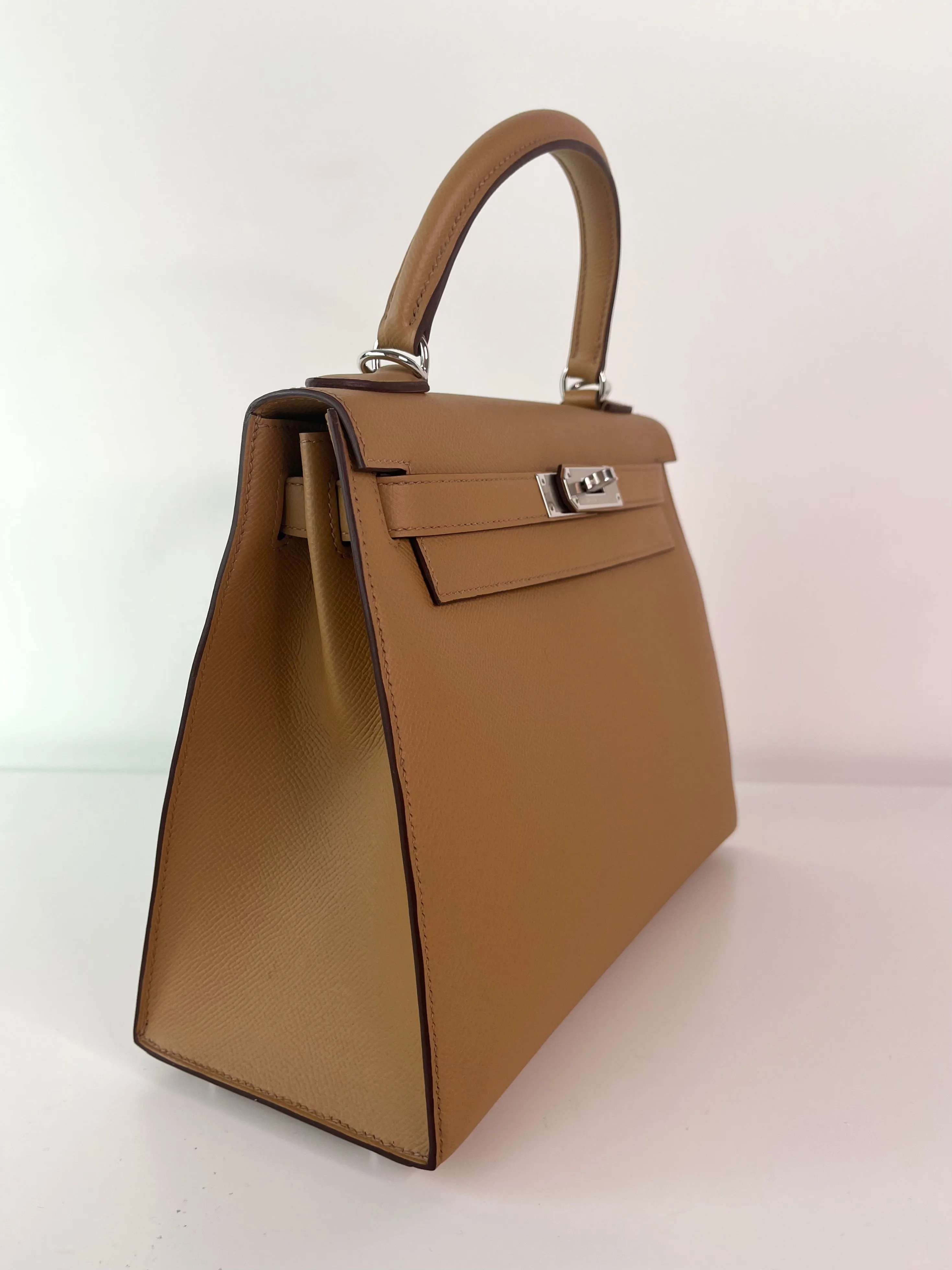 Herm??s Kelly 28 Sellier Chai Epsom Palladium Hardware