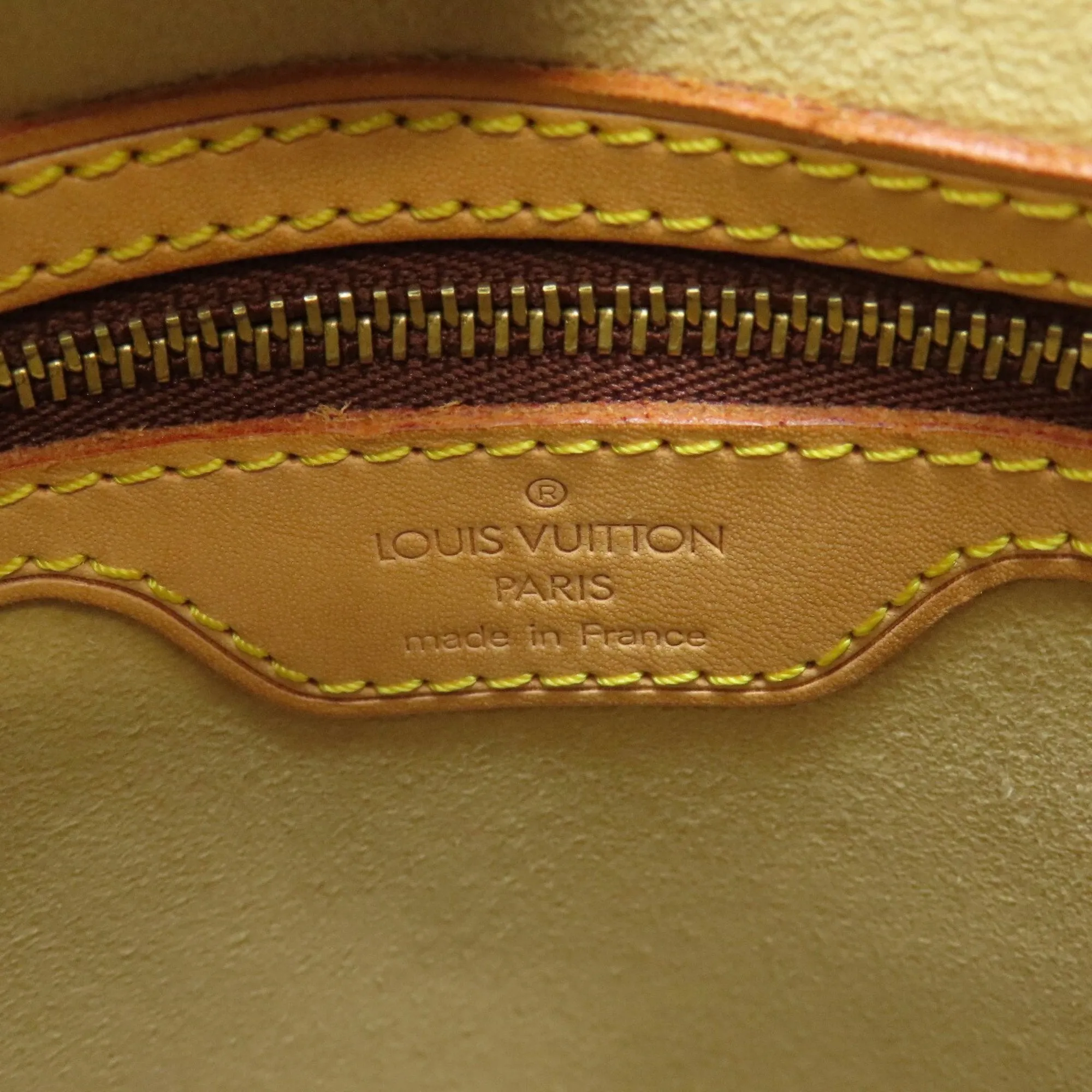 Louis Vuitton  Handbag (Pre-Owned)