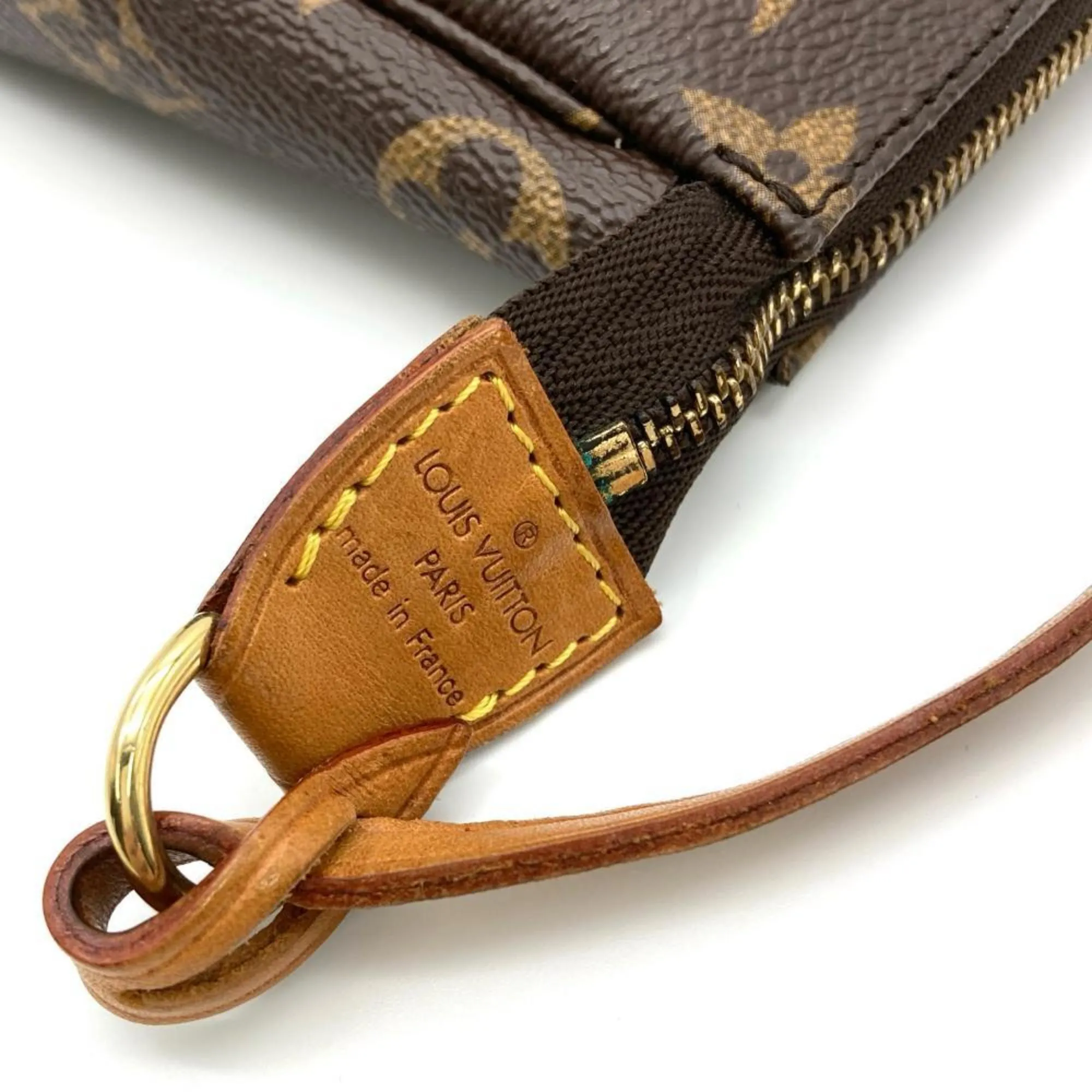 Louis Vuitton  Handbag (Pre-Owned)