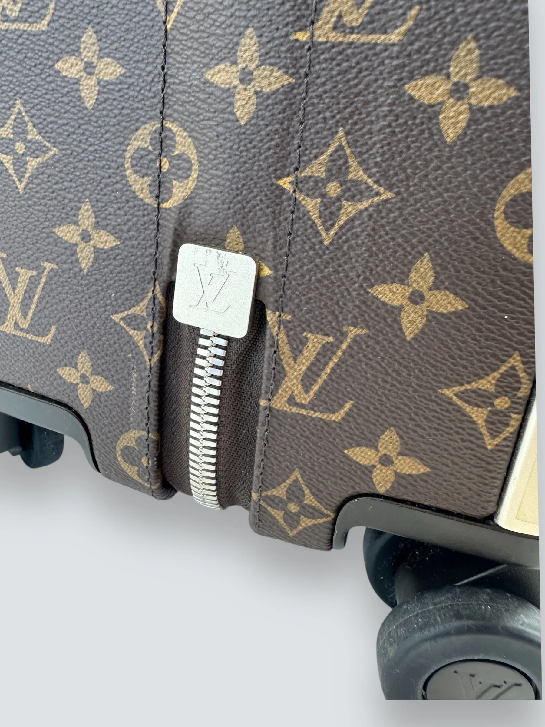 Louis Vuitton Monogram Canvas Horizon 50 Carry on Luggage