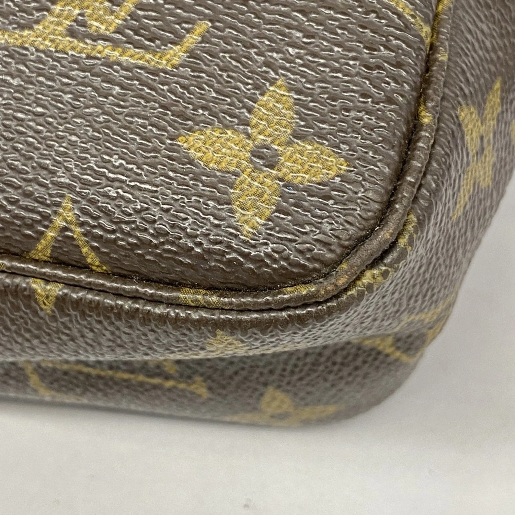 Louis Vuitton Pouch (Pre-Owned)