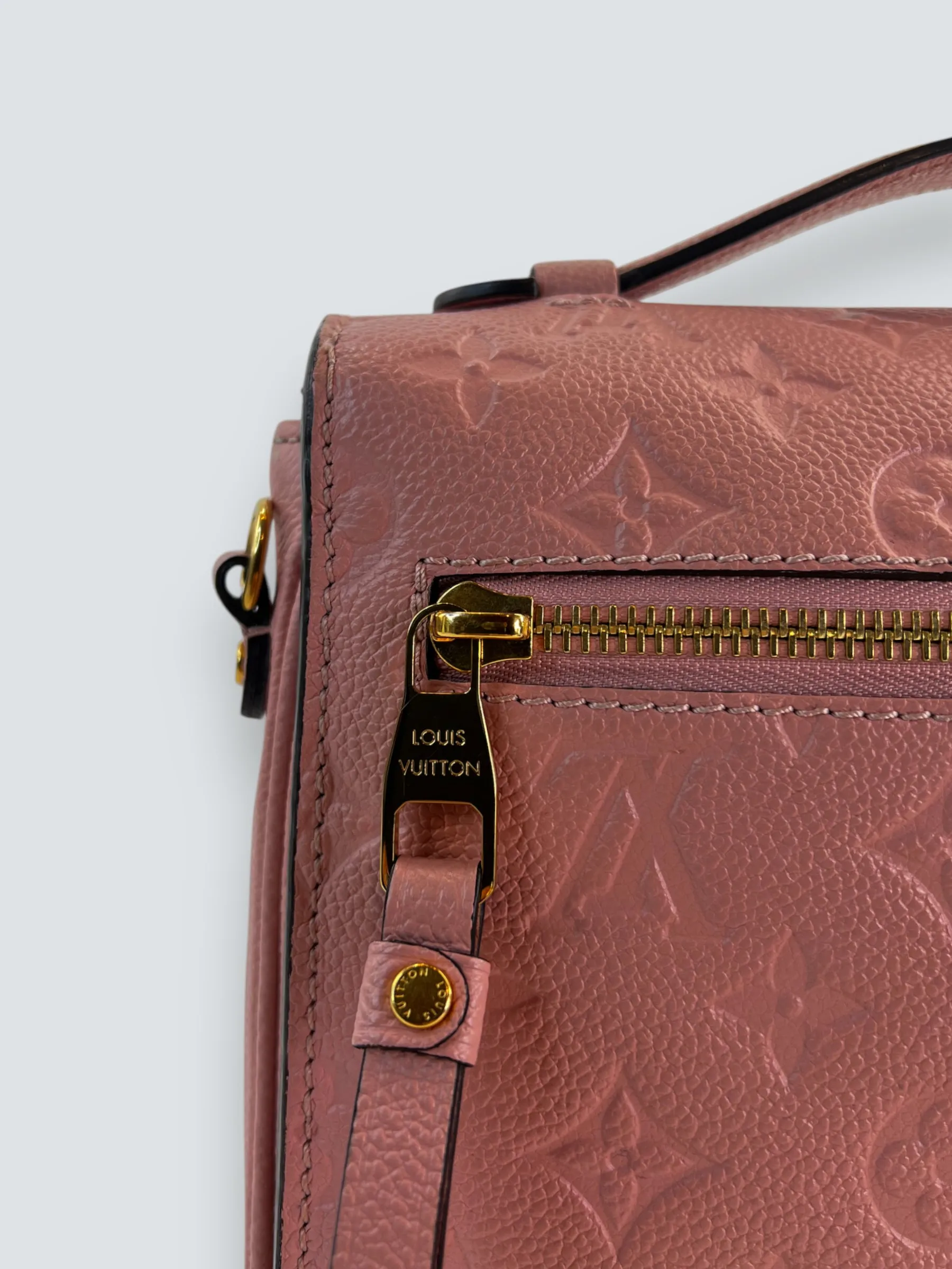 Louis Vuitton Rose Pink Empriente Leather Pochette Metis Crossbody