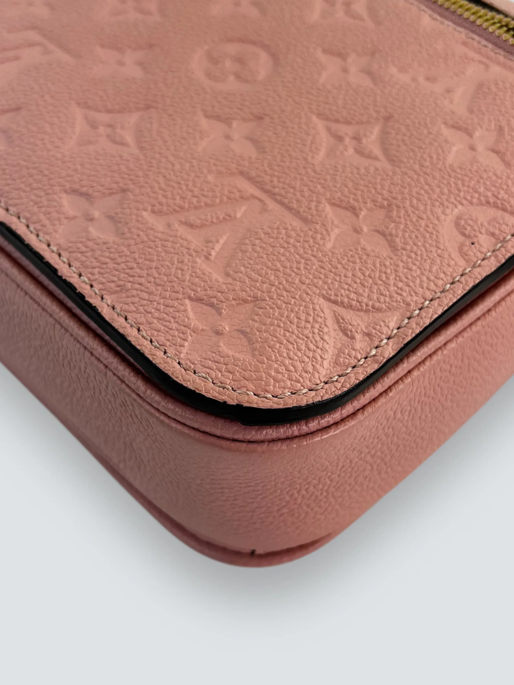 Louis Vuitton Rose Pink Empriente Leather Pochette Metis Crossbody