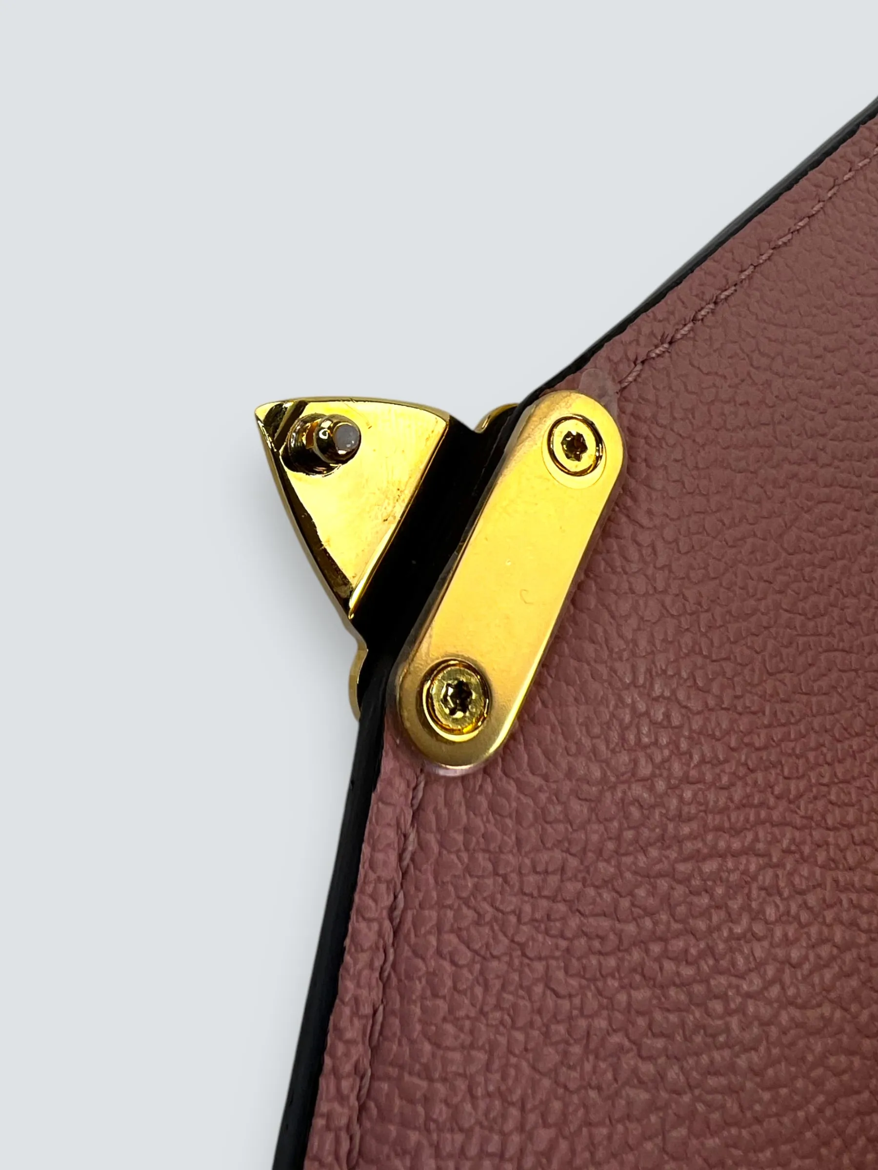 Louis Vuitton Rose Pink Empriente Leather Pochette Metis Crossbody