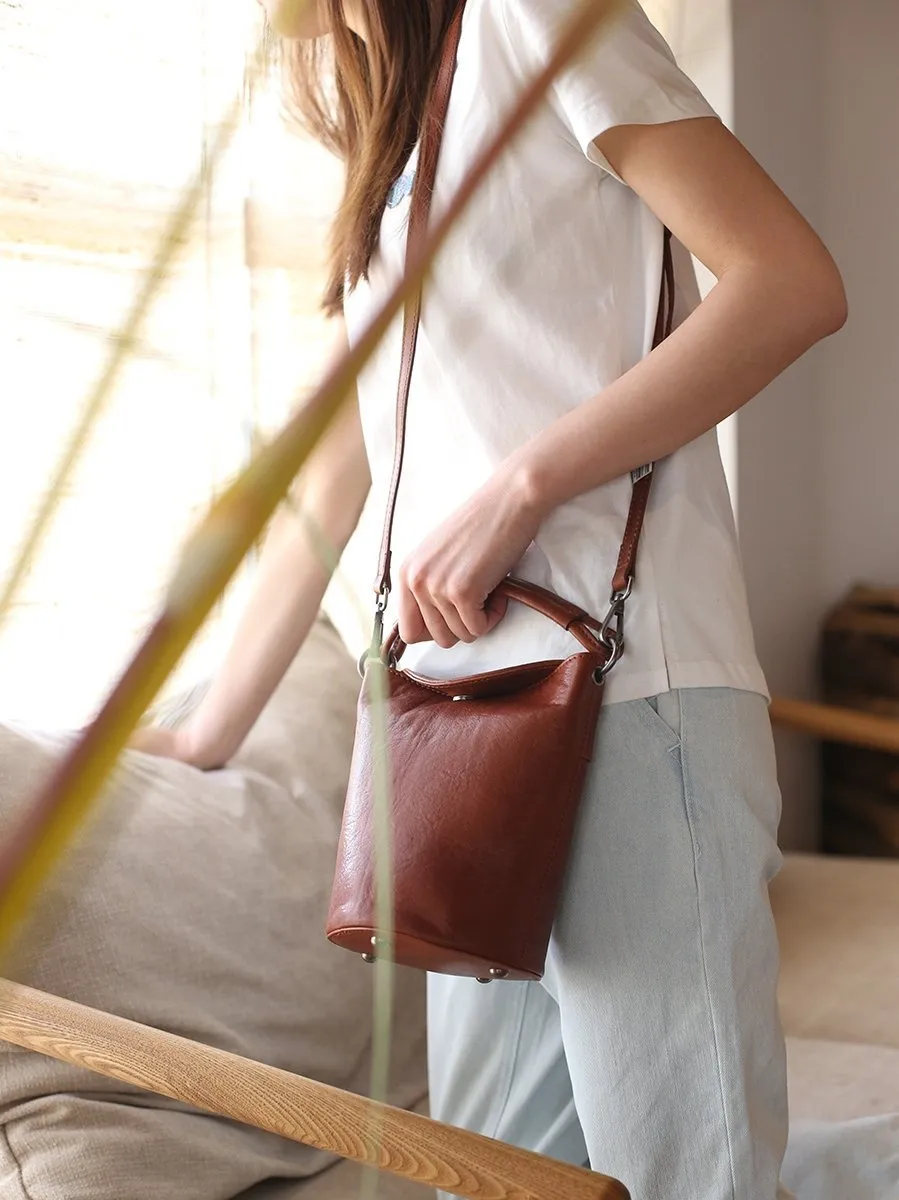 Small Womens Brown Leather Bucket Handbag Vintage Shoulder Barrel Purses for Ladies