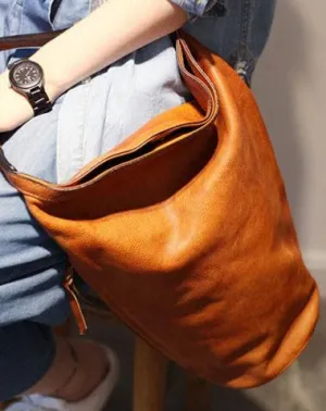 Vintage Womens Brown Leather Shoulder Tote Bag Large Bucket Tote Barrel Tote Purse