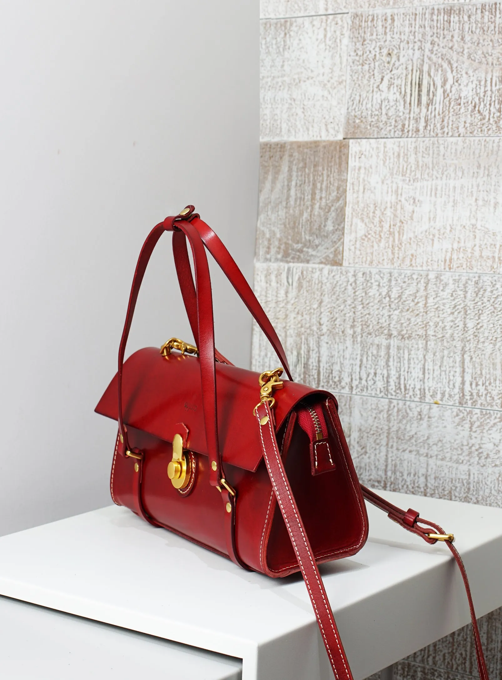 Vive 2.0 Classic Baguette Satchel- Bordeaux