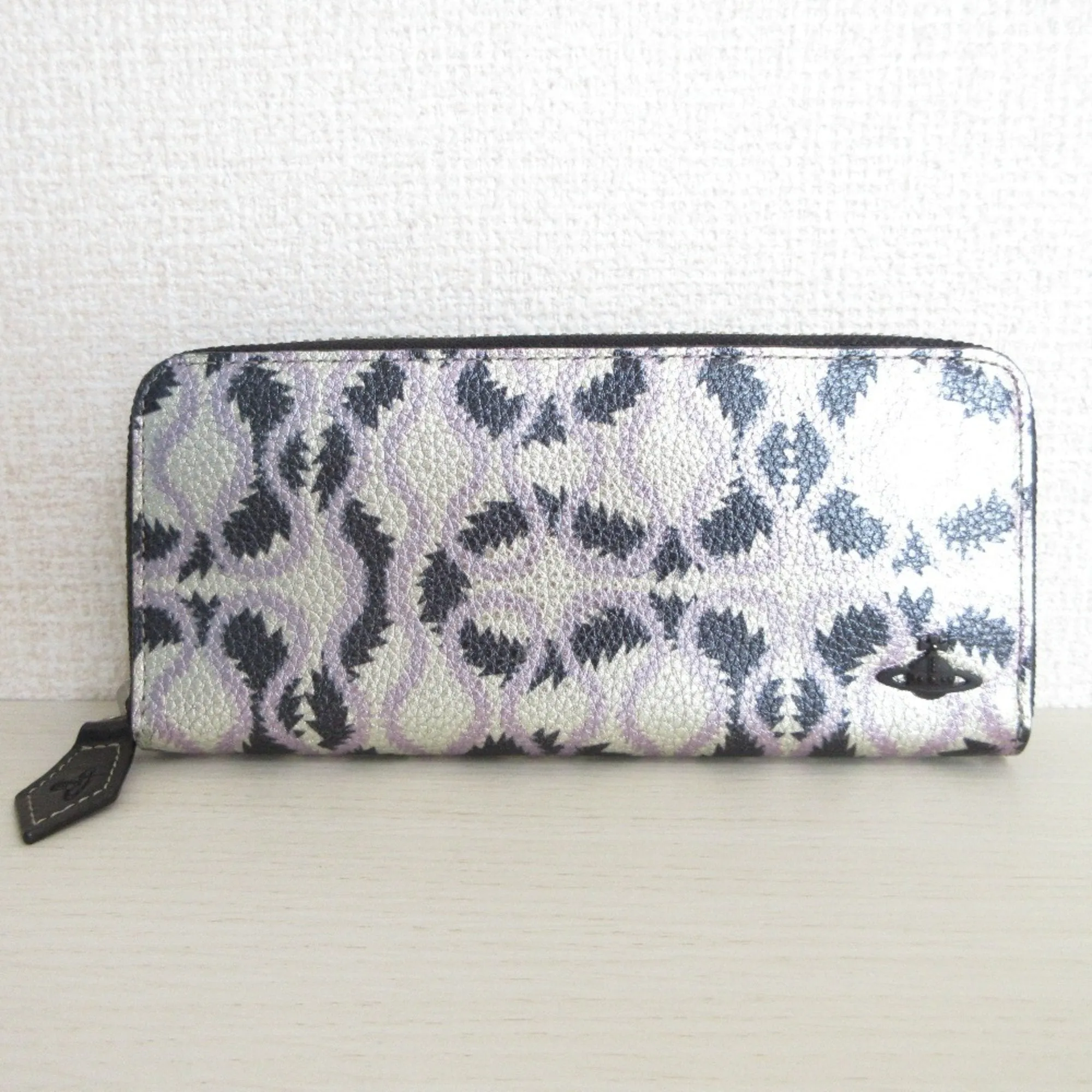 Vivienne Westwood  Long Wallet (Bi-Fold) (Pre-Owned)