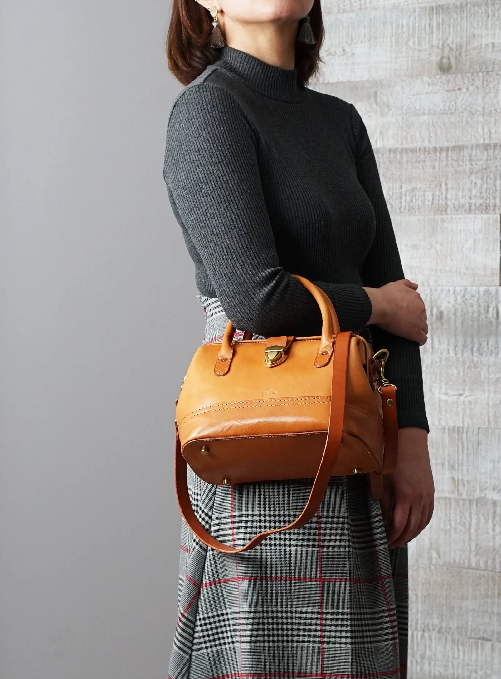 Wonder 'XL' Vintage Top-handle Satchel - Tan